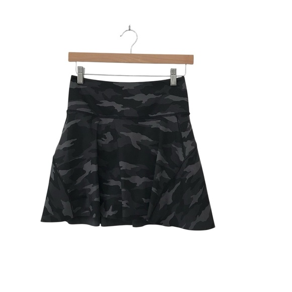 Athleta Women’s Size XS Ace Printed Tennis Skort Camo EUC Run Golf - Picture 4 of 4